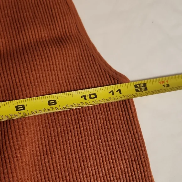 Rust Ribbed Crop Top - Picture 5 of 8